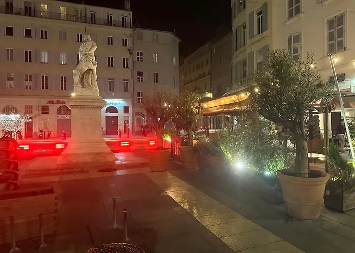 Vieux-Port, Avec Garage Prive